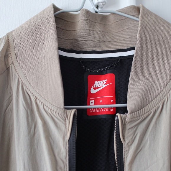 NIKE TECH PACK Jacket - Picture 4 of 8